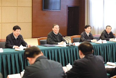 3月25日，王岐山在山東省臨沂市蒙陰縣主持召開(kāi)蒙陰縣委常委擴(kuò)大會(huì)議。