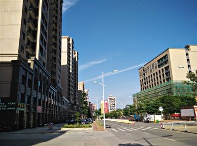 5月12日，泉州洛江區(qū)雙陽(yáng)。知情人稱(chēng)，徐鋼任期內(nèi)，在洛江區(qū)任職的謝清平協(xié)助徐鋼的表親在這里拿地。