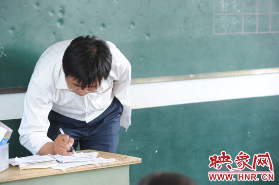 圖為王格現(xiàn)在課堂上。