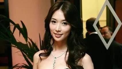 宋丹丹一條微博疑似又把林志玲陳冠希罵戰(zhàn)推向新高度！