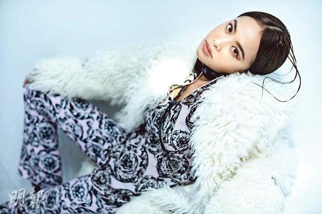 蔡依林的新歌高唱要勇敢做自己，沒想到MV卻鬧出風(fēng)波。