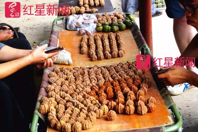 文玩核桃遇冷由幾萬一對降到5元沒人要？商戶否認