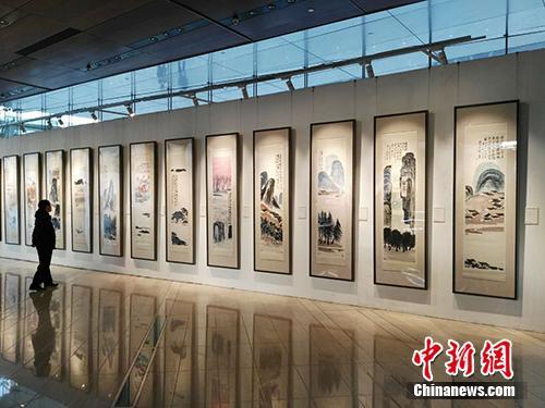 齊白石作品《山水十二條屏》在北京展出。<a target='_blank'  _fcksavedurl='http://www.chinanews.com/' _fcksavedurl='http://www.chinanews.com/' >中新網(wǎng)</a>記者 宋宇晟 攝