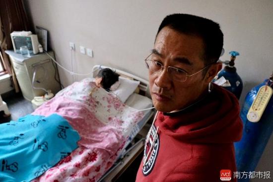 王煥凱說，要通過堅(jiān)持刑事訴訟，換張津華和社會(huì)一個(gè)公道。（羅逸爵 攝）