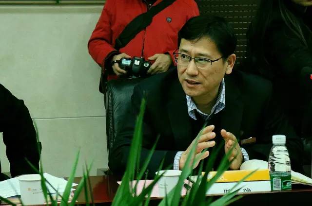 互動結束后華潤燃氣的陳豫總也對各位達人們提出的問題一一作出解答，可是讓大家伙兒們相當滿意呢！