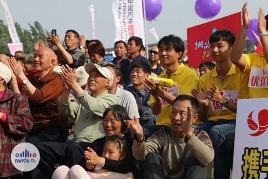 看你們的表情就知道，你們?cè)谙?，再?lái)一段！