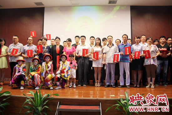 經(jīng)過網(wǎng)絡(luò)投票和專家評審，最終農(nóng)民兄弟樂隊的歌曲《中國夢》、動畫片《紅孩兒與大學院》以及《中原福塔兒童