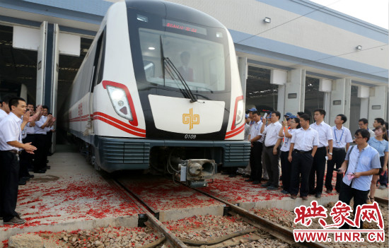 0109號地鐵進(jìn)行試運行