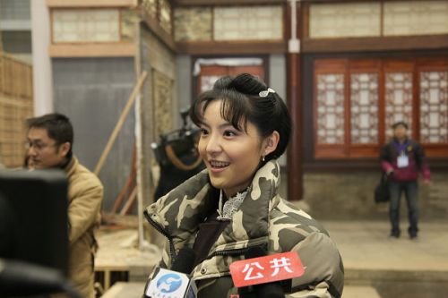 《大河兒女》演員接受媒體專訪。