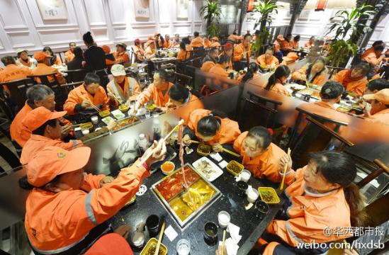 火鍋店閉門謝客 專門宴請180位環(huán)衛(wèi)工