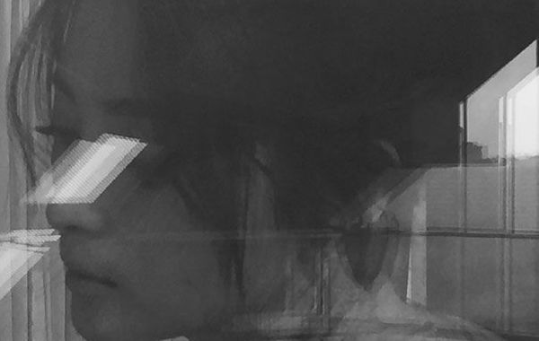 蔣勤勤吊帶美照。