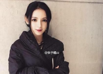 國民老公王思聰?shù)木p聞女友張予曦，93年