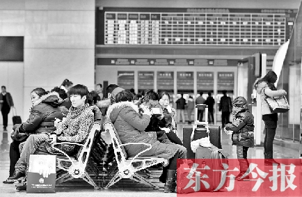 昨日，受天氣影響，多趟途經(jīng)和到達鄭州的高鐵晚點