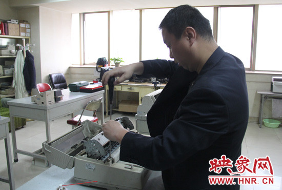 現(xiàn)在的陸涌經(jīng)常被同事成為“治療疑難雜癥的行家”、“大神”