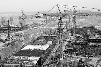 鄭州新鄭國(guó)際機(jī)場(chǎng)二期工程建設(shè)如火如荼。資料圖片