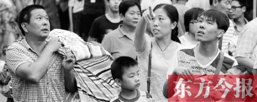 家長親自送孩子上大學，最主要的原因還是擔心孩子的安全問題