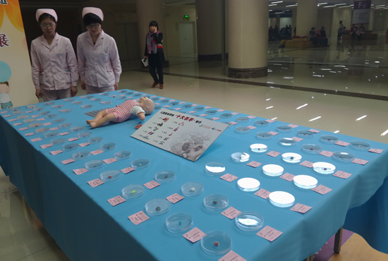 鄭州市兒童醫(yī)院舉行的首屆兒童氣道、食道異物展