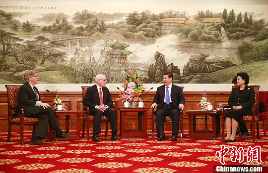 10月23日，中國國家主席習(xí)近平在北京釣魚臺國賓館會見清華大學(xué)經(jīng)濟管理學(xué)院顧問委員會海外委員。