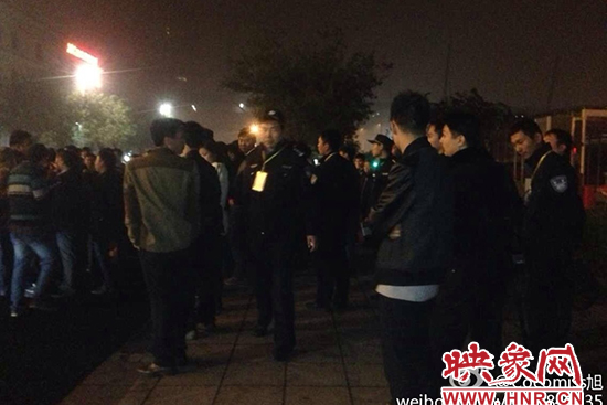 11月1日深夜，鄭州鄭東新區(qū)夜總會“皇家一號”被查處。網友供圖