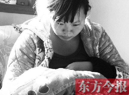 重新找回兒子蛋蛋，年輕的媽媽再也不忍離開(kāi)