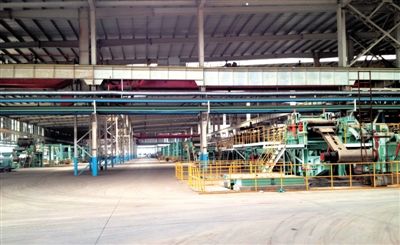 12月4日，三峽全通一個閑置的車間內(nèi)，落滿厚厚的塵土。