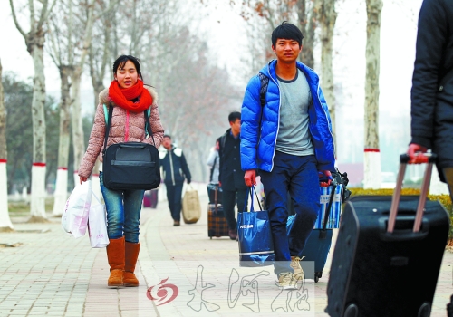 走進熟悉的校園，看到熟悉的笑臉，就這樣懷揣著自信和目標，迎接明天靠近下一站。