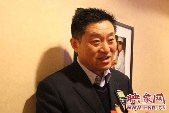 全國(guó)人大代表、輝縣市孟莊鎮(zhèn)南李莊村黨支部書(shū)記范海濤