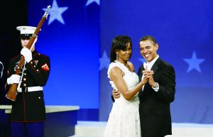 奧巴馬夫婦去年總收入298.8萬(wàn)元人民幣。