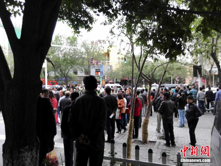 自治區(qū)和烏魯木齊市有關部門迅速處置，傷員已全部送往醫(yī)院救治。