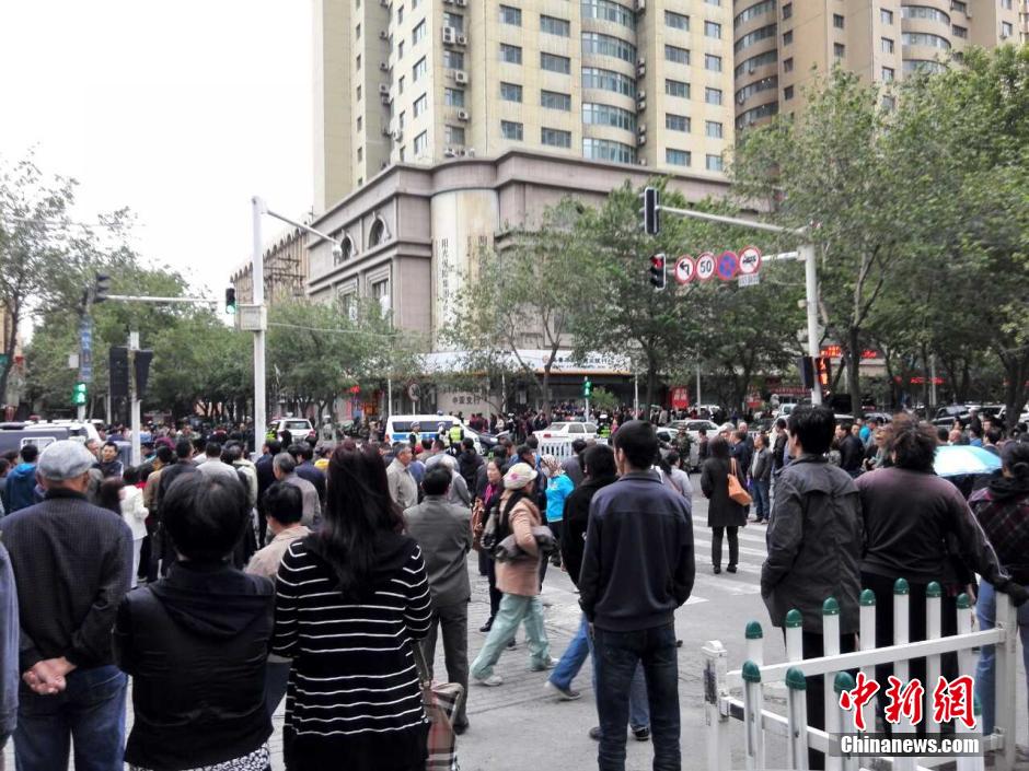 自治區(qū)和烏魯木齊市有關部門迅速處置，傷員已全部送往醫(yī)院救治。