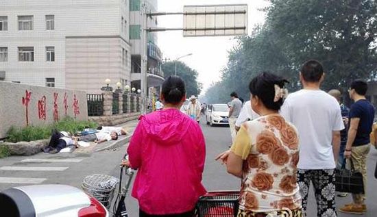 陳建國(guó)看來，那7個(gè)鄉(xiāng)親會(huì)選擇喝農(nóng)藥，他并不意外。