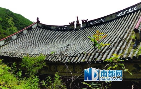 　照光寺在致歉微博中稱，該寺位于蒼山之上，年久失修，且沒有防火通道。
