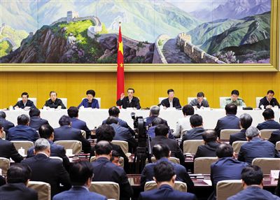 5月12日，國務(wù)院召開推進(jìn)簡政放權(quán)放管結(jié)合職能轉(zhuǎn)變工作電視電話會議，李克強(qiáng)總理發(fā)表講話。新華社記者