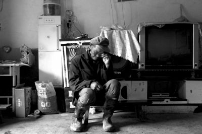 今年73歲的錢智遠(yuǎn)說起女兒錢仁鳳不禁老淚縱橫。