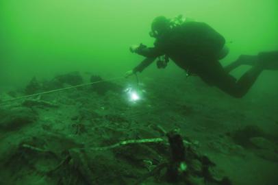 水下測(cè)繪。（圖據(jù)國(guó)家文物局水下文化遺產(chǎn)保護(hù)中心）
