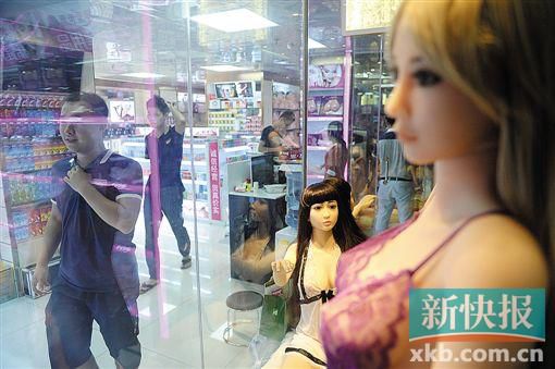 廣東成人用品市場(chǎng)調(diào)查。圖為各地的經(jīng)銷商都會(huì)在此進(jìn)貨。新快報(bào)記者 孫毅/攝