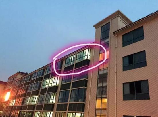 就在這間教室，吳老師在監(jiān)考中過世。