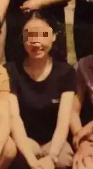 吳老師教音樂，已在該校工作十幾年。