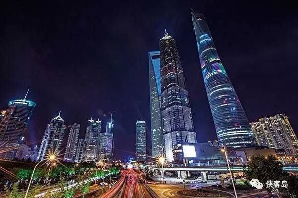 【解局】黨報(bào)頭版專(zhuān)談上海，意在一個(gè)全國(guó)性的潛規(guī)則