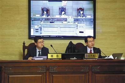 “小黃車”的商標(biāo)所有人“數(shù)人公司”代理律師稱，“ofo小黃車”侵犯了“小黃車”的注冊(cè)商標(biāo)。