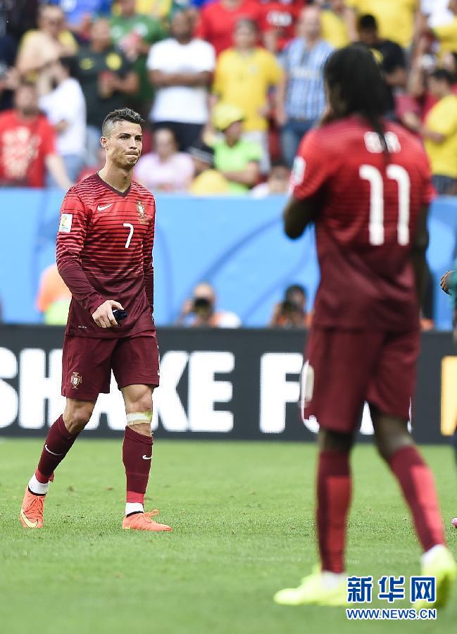 6月26日，葡萄牙隊(duì)球員克·羅納爾多（左）在比賽中。