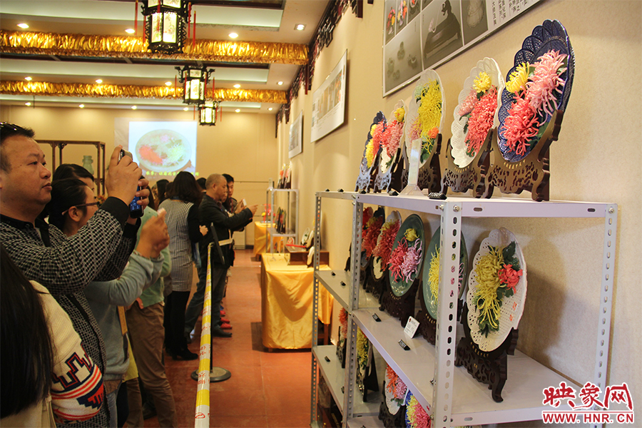 菊花官瓷吸引大家關注。