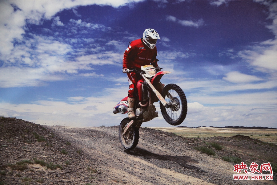 賽車的世界、更是男人的世界。圖為部分參展攝影作品。