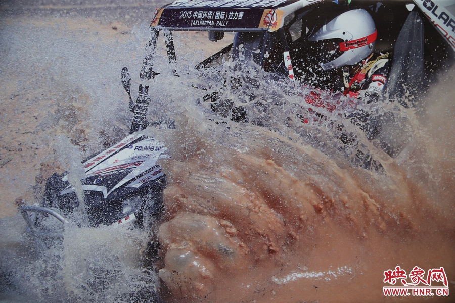 賽車的世界、更是男人的世界。圖為部分參展攝影作品。