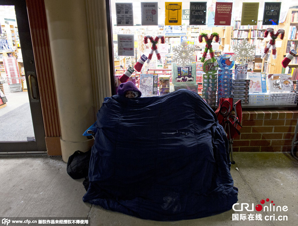 美國“黑色星期五”促銷啟動 民眾深夜宿營排隊(duì)搶購