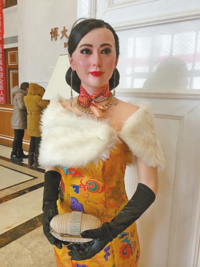 若不是這身似是而非的衣服，你能認(rèn)出這是范冰冰嗎？