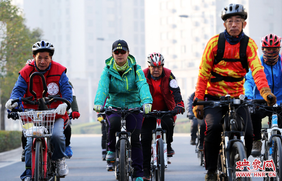 獻愛心、騎行天下，映象網(wǎng)騎行車友樂翻天