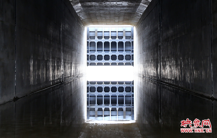 完工的南水北調水渠，靜靜的等待著首次通水