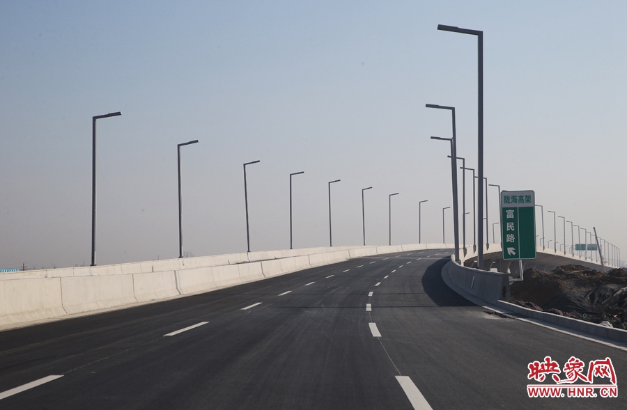 從新田路進(jìn)入隴海高架入口。