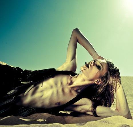 似男非女 “妖孽”般國(guó)際男模